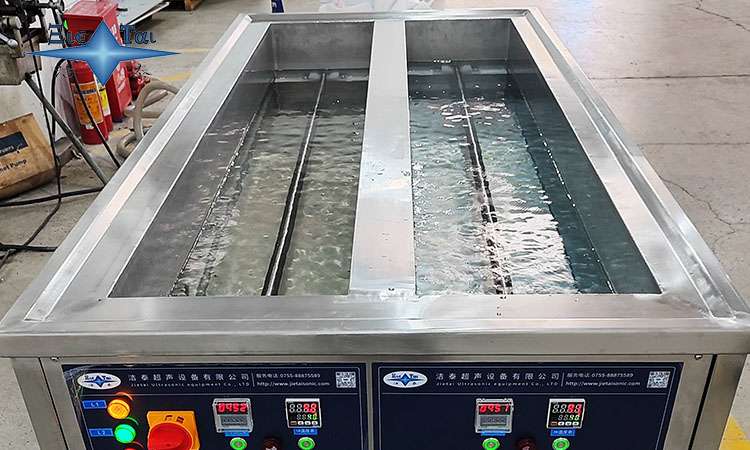 超聲波清洗機的水泵選擇：類型、特性與應用指南